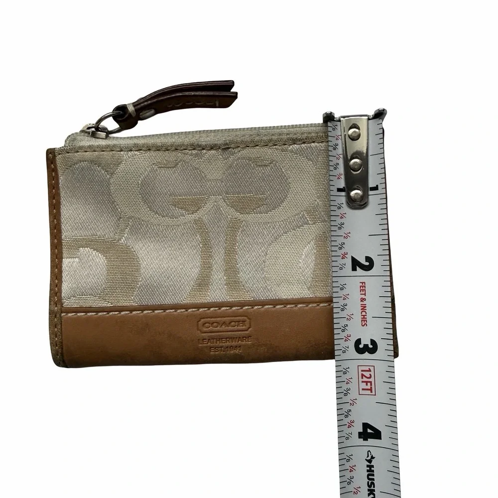 Coach details look photos